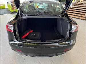 Tesla Model 3 long range 18-Zoll inkl. Vollkasko-Versicherung
