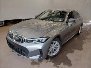 BMW 330 i xDr.  LC Prof., HuD,  Glasdach, ACC,  Parkass., uvm.