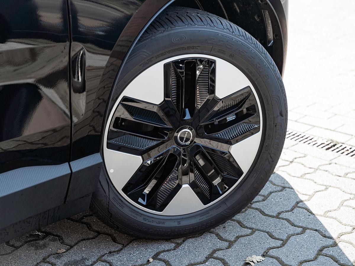 Volvo EX30 Single Motor Extended Range Core sofort verfügbar