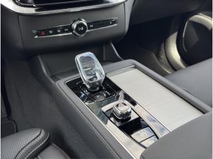Volvo XC90 T8 AWD Ultra Black Edition sofort verfügbar!