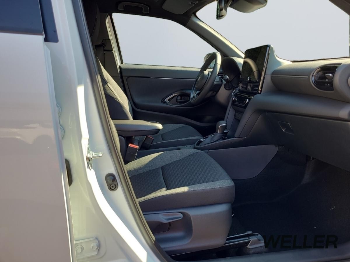 Toyota Yaris Cross Hybrid Team D +Winter-Paket +Metallic  *LAGER*