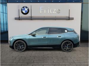 BMW ix 40 xDrive AHK/Laserlicht/M-Sport UPE: 102.259