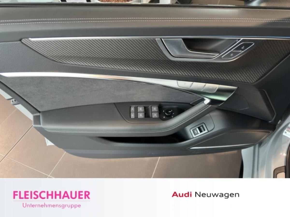Audi RS6 4.0 TFSI quattro Avant 600 PS KERAMIK+HUD+AHK+PANO