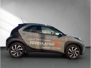 Toyota Aygo X Team Deutschland *GEWERBE*inkl. CAM I SHZ I TEL I ACC I DAB *KURZFRISTIG VERFÜGBAR*