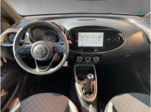 Toyota Aygo X Team Deutschland *GEWERBE*inkl. CAM I SHZ I TEL I ACC I DAB *KURZFRISTIG VERFÜGBAR*