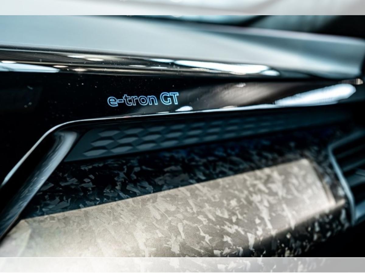 Audi e-tron GT RS performance quattro