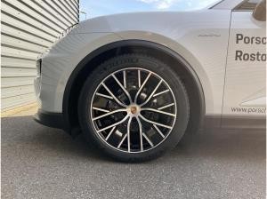 Porsche Macan Electric ( )