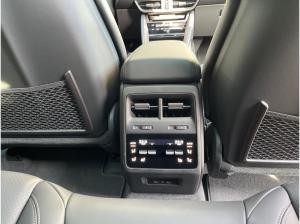 Porsche Macan Electric ( )