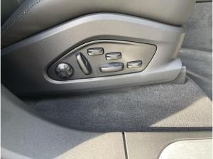 Porsche Macan Electric ( )