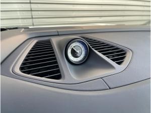 Porsche Macan Electric ( )