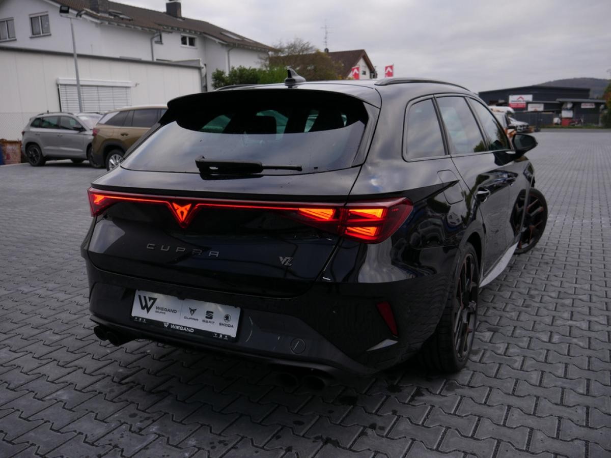 Cupra Leon Sportstourer VZ 2.0 TSI 4Drive - ACC LED PANO *SN224*