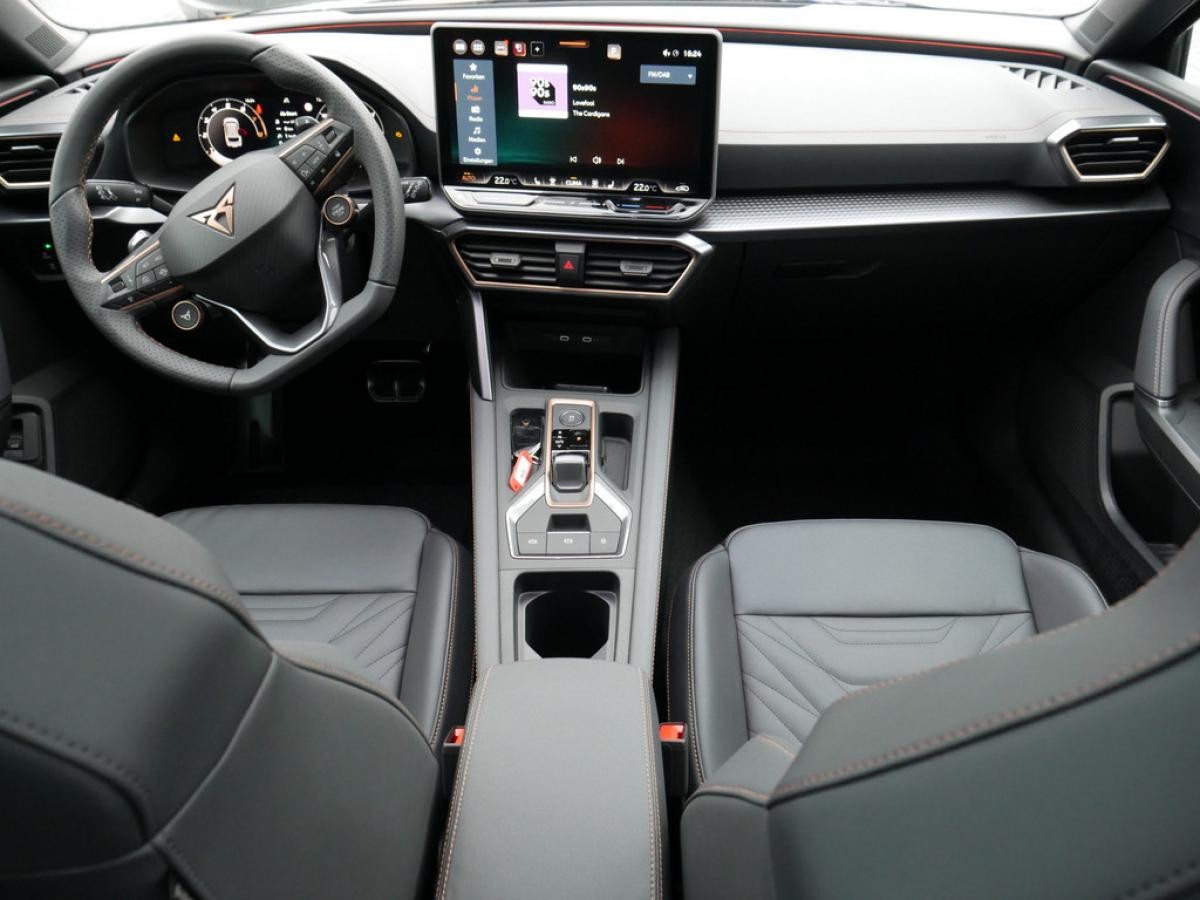 Cupra Leon Sportstourer VZ 2.0 TSI 4Drive - ACC LED PANO *SN224*