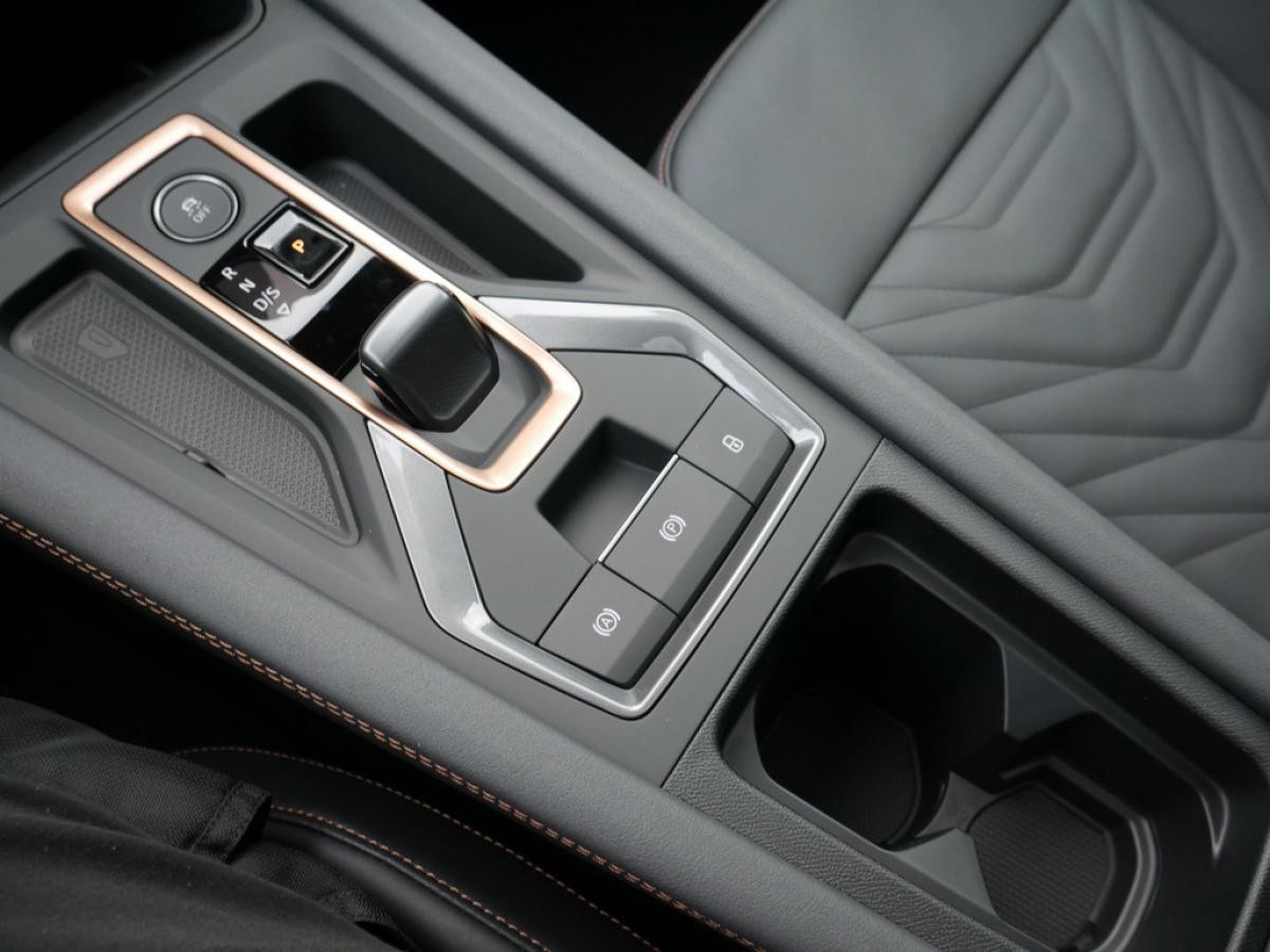 Cupra Leon Sportstourer VZ 2.0 TSI 4Drive - ACC LED PANO *SN224*