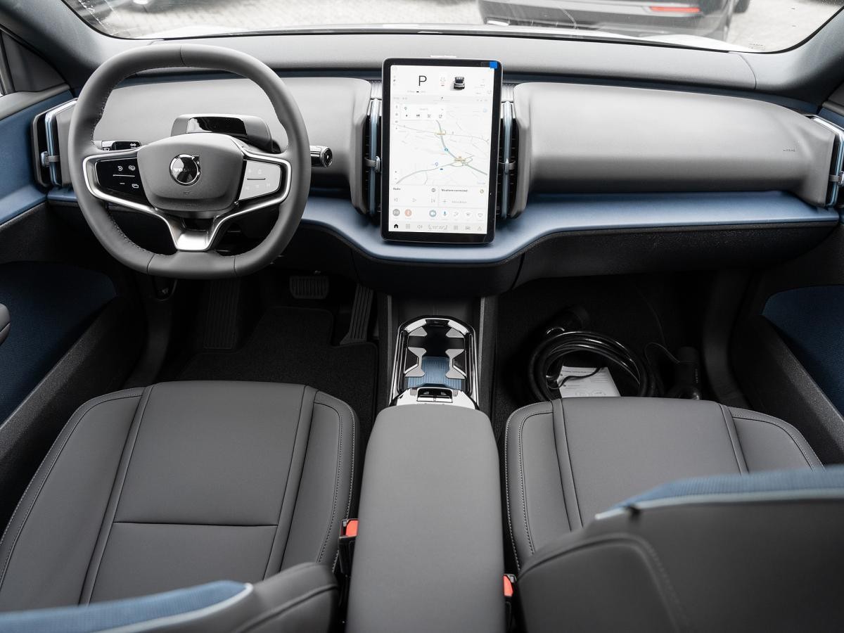 Volvo EX30 Single Motor Extended Range Plus sofort verfügbar