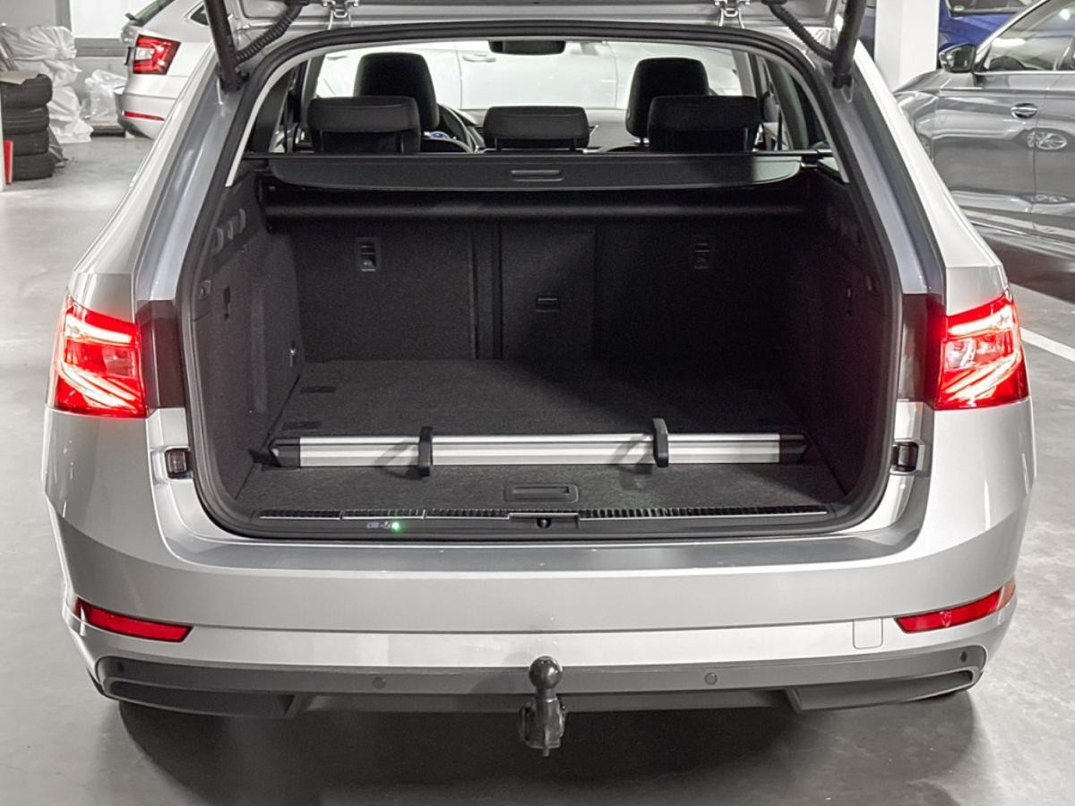 Skoda Superb Combi Ambition 2.0 TDI 7-Gang DSG ** Sonderaktion Skoda Superb bis zum 30.10.2024**