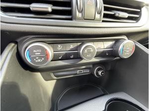 Alfa Romeo Giulia VELOCE 2.0 Turbo 16V +Tech-Paket.