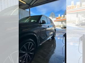 BMW X5 M50i