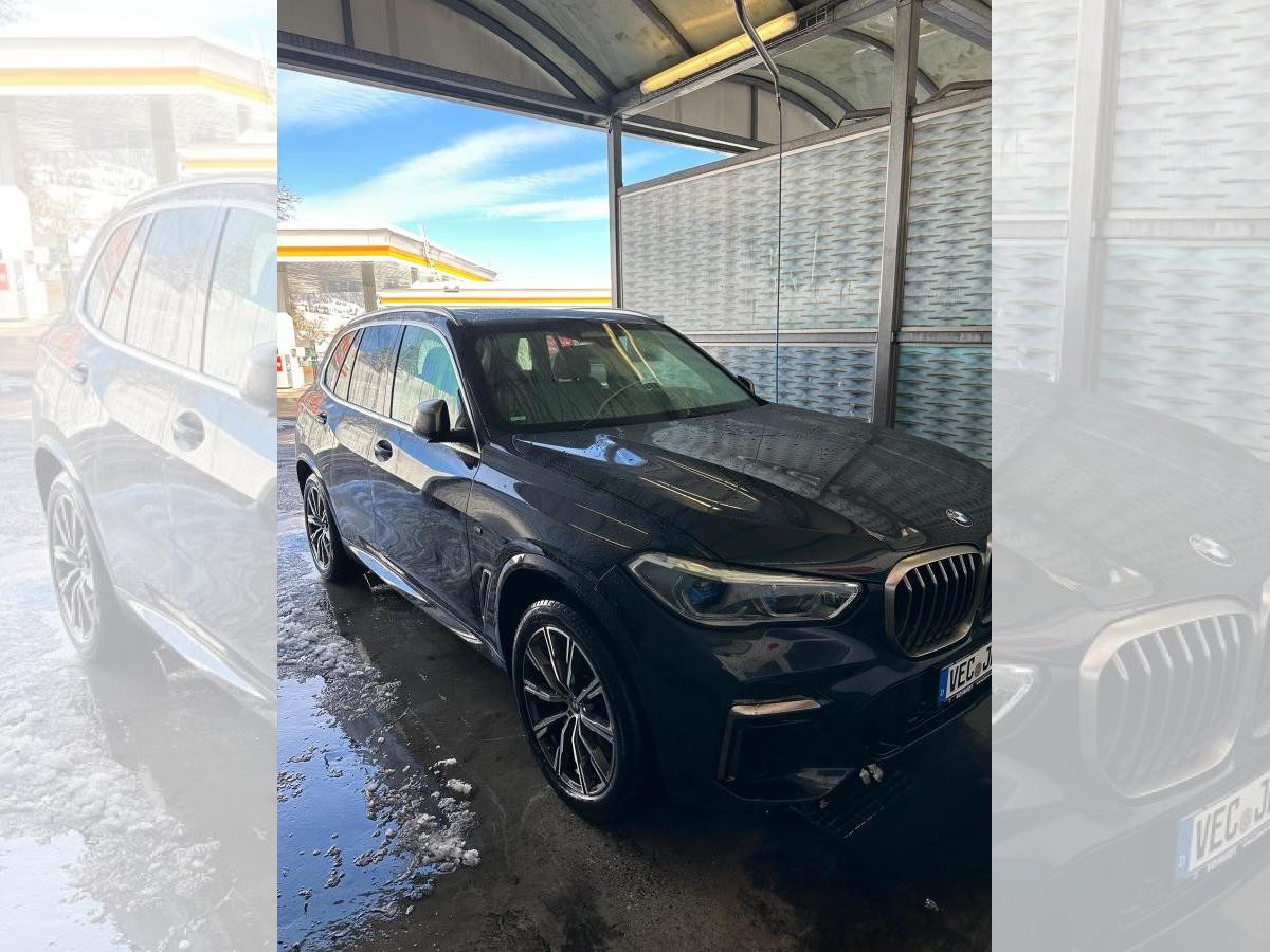 BMW X5 M50i