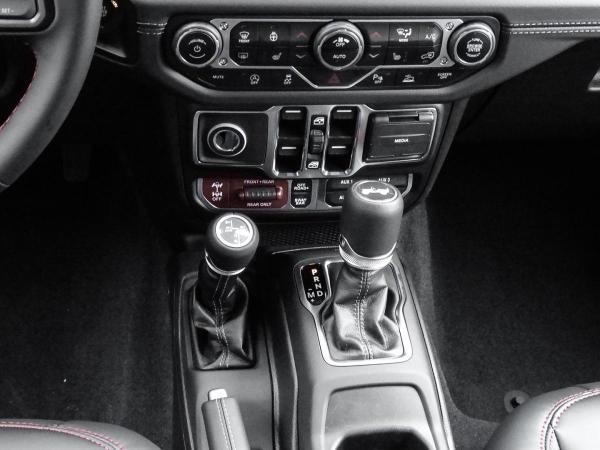 Foto - Jeep Wrangler ICE MY 24 Rubicon Sky One-Touch