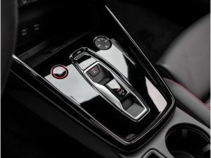 Audi RS3 Limousine S tronic // Carbon Paket, V-Max, Leder, Pano uvm.