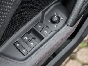 Audi RS3 Limousine S tronic // Carbon Paket, V-Max, Leder, Pano uvm.