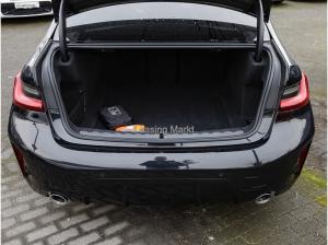 BMW 330 i Automatic Sport Aut. Klimaaut. Memory vorn