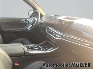 BMW X5 M60i xDrive Navi Klima Pano AHK RFK HuD Alarm Luftfederung Massagesitze
