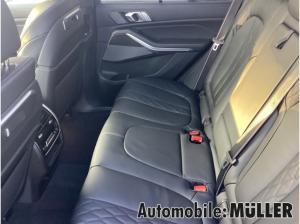 BMW X5 M60i xDrive Navi Klima Pano AHK RFK HuD Alarm Luftfederung Massagesitze