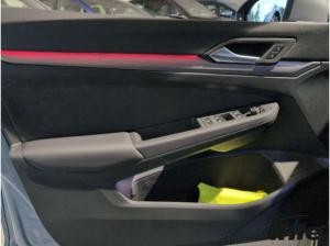 Volkswagen Golf VIII 2,0 TDI DSG Style AHK+18''+HEADUPDISPLAY