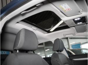 Volkswagen Golf VIII 1,5 TSI Life ACC LED PDC 17"