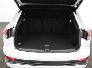 Audi Q4 e-tron S-Line 45 quattro / Matrix, Pano, AHK