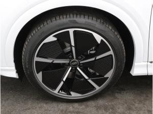 Audi Q4 e-tron S-Line 45 quattro / Matrix, Pano, AHK