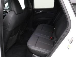 Audi Q4 e-tron S-Line 45 quattro / Matrix, Pano, AHK