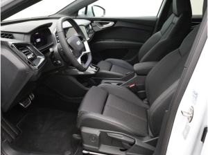 Audi Q4 e-tron S-Line 45 quattro / Matrix, Pano, AHK