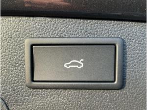 Volkswagen Passat R-Line 2.0 TDI DSG AHK Kamera Navi