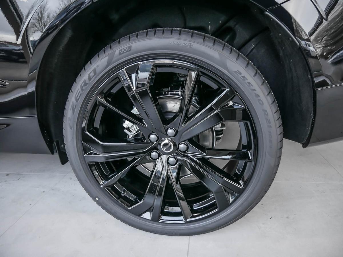 Volvo XC 60 B5B AWD Plus Black-Edition