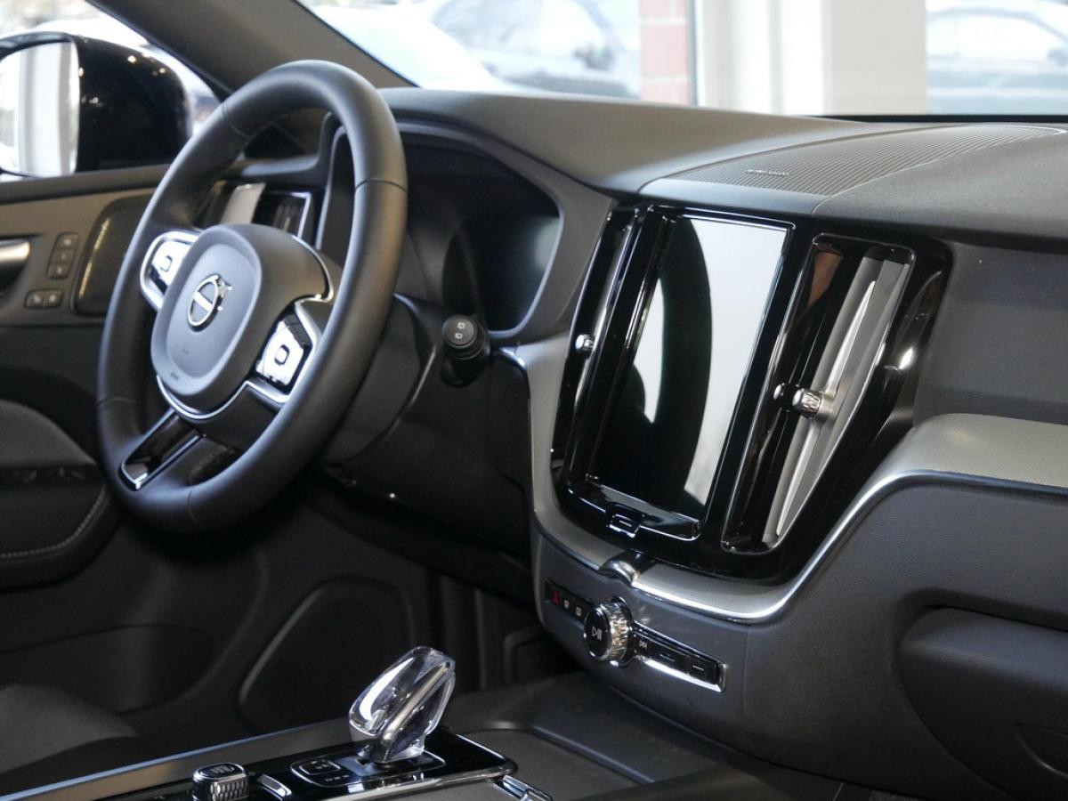 Volvo XC 60 B5B AWD Plus Black-Edition