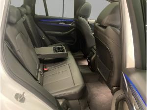 BMW X3 xDrive30i LASER HUD PANO AHK SPORTSITZ FACEL.
