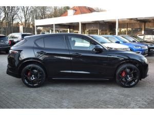 Alfa Romeo Stelvio Veloce Q4 2.0 Turbo -mit AHK - 21 Zoll- Panoramadach