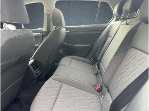 Volkswagen Golf Life 1.5 eTSI DSG LED R-KAMERA ACC SHZ PDC