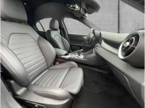 Alfa Romeo Giulia Veloce Q4 2.0 PDC+KAMERA+NAVI+CARPLAY+SHZ