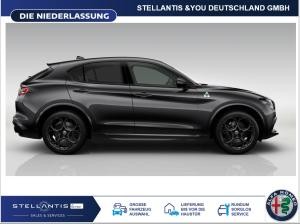 Alfa Romeo Stelvio QUADRIFOGLIO  Panorama