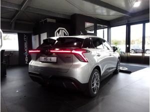 MG MG4 Luxury (64 kWh) MY24 Privat