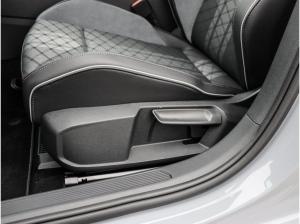 Volkswagen Golf Variant R-Line 1.5 eTSI DSG Kamera Keyless LED Navi ACC