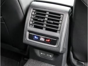 Volkswagen Golf Variant R-Line 1.5 eTSI DSG Kamera Keyless LED Navi ACC