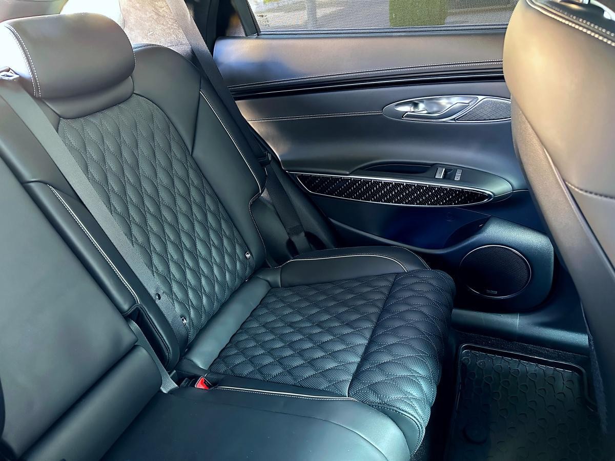 Genesis GV70 2.5T AWD Sport