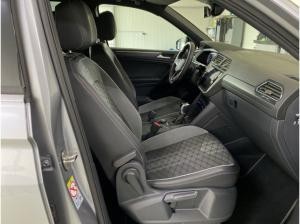 Volkswagen Tiguan Allspace 2,0 TSI R-Line 4Mot AHK Matrix HuD Standhzg.
