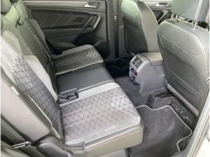Volkswagen Tiguan Allspace 2,0 TSI R-Line 4Mot AHK Matrix HuD Standhzg.