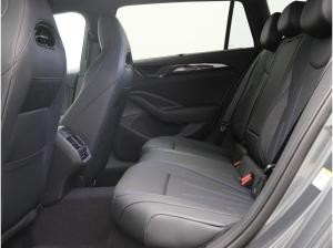 Volkswagen Passat Variant R-Line 1.5 eHybrid / Pano, AHK