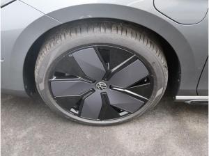 Volkswagen Passat Variant R-Line 1.5 eHybrid / Pano, AHK
